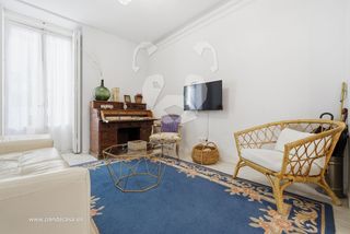 Pis a Cabeza 16. Piso con 3 dormitorios y 2 balcones y patio privado en el centro