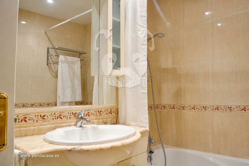 Foto c09cd78b-7a8e-4315-b89b-638d29345737. Lloguer pis amb calefacció aparcament piscina a Guindalera Madrid