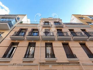 Location Appartement  Jorge juan. Piso con terraza en pleno barrio de salamanca!