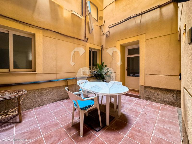 Foto 8b9dca9e-6ae8-43b2-ba22-dcafea1d8785. Alquiler piso en madrazo 24 piso amueblado con patio privado en el centro en Madrid