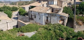 Casa in Sant Guim de Freixenet. Casa de piedra para rehabilitar