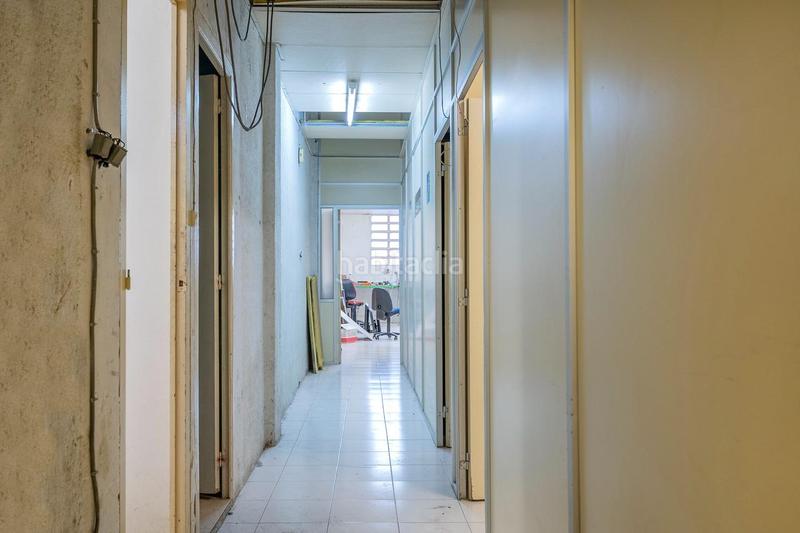 Foto 18262226-0529-408b-b41b-fad52d2c5ef1. Locale commerciale in Poble Nou Manresa