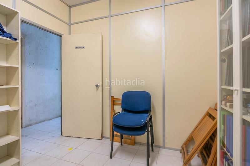 Foto d5e9d108-0215-416d-bf8f-e0602d0ea1b8. Locale commerciale in Poble Nou Manresa