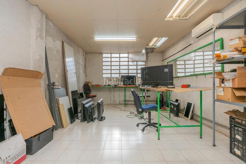 Foto fc544d1d-e3f1-4fd9-be29-60b711711ffb. Locale commerciale in Poble Nou Manresa