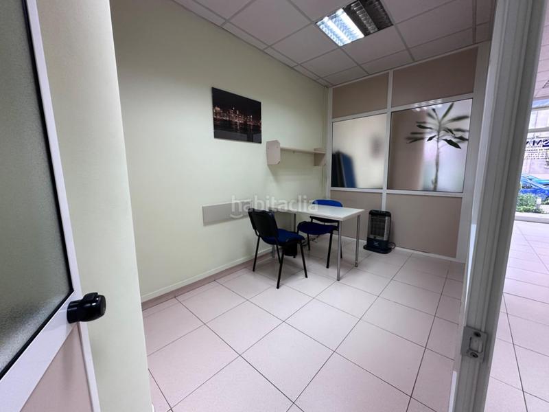 Foto ac13273b-6e7e-434f-bc06-7a49d9c8def6. Locale commerciale in bases de Manresa - carretera de santpedor Manresa