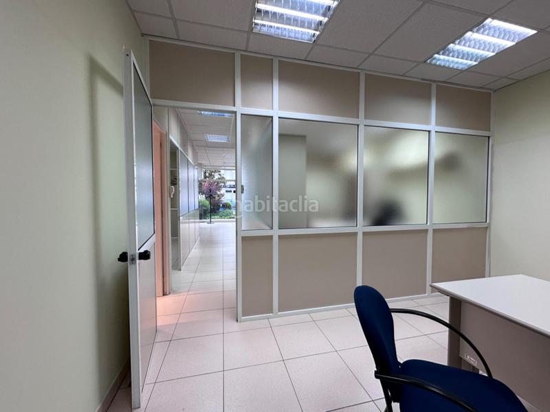 Foto c3f53dbc-e2cb-4ad9-8ffc-a85a13292a6e. Locale commerciale in bases de Manresa - carretera de santpedor Manresa