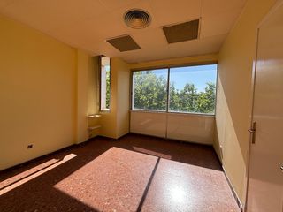 Oficina a Centre - Passeig i Rodalies. Empieza tu negocio en el centro de manresa