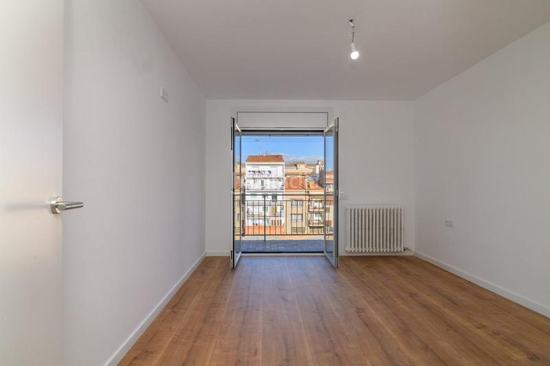 Foto 127b6d85-2d7d-49d4-8e24-f9a5de275930. Ático vivienda reformada con terraza panorámica en venta en Manresa
