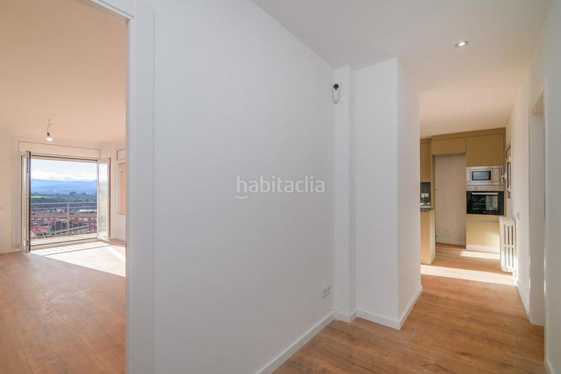 Foto 18983566-695a-4ac5-8852-ec3a6b8ac33a. Ático vivienda reformada con terraza panorámica en venta en Manresa