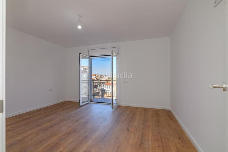 Foto 3239fc02-e198-4760-807b-94af64442b2c. Ático vivienda reformada con terraza panorámica en venta en Manresa