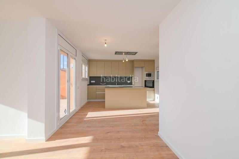Foto 3e031d59-7ddb-4cf8-99c9-cb805112eb44. Ático vivienda reformada con terraza panorámica en venta en Manresa