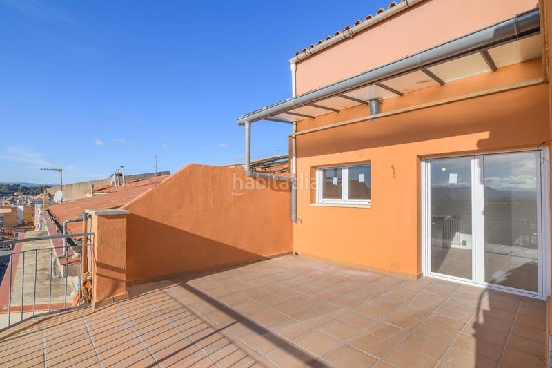 Foto 50420627-accd-45b4-9770-0c40ccef24ce. Ático vivienda reformada con terraza panorámica en venta en Manresa