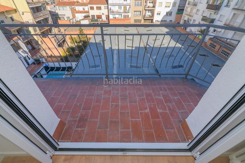 Foto 8efecd8c-8eb3-4f47-8b2e-d02f2f769e83. Ático vivienda reformada con terraza panorámica en venta en Manresa