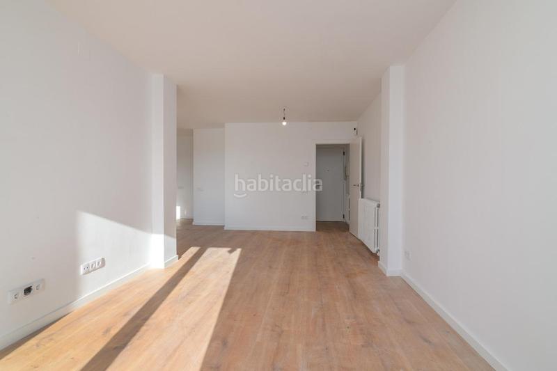 Foto 950b249f-099e-45ce-b111-a052c3082d06. Ático vivienda reformada con terraza panorámica en venta en Manresa