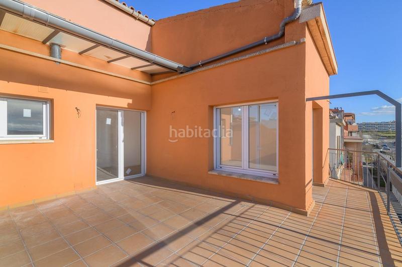 Foto a5809646-f9d7-440d-a7b3-df68fd5439d6. Ático vivienda reformada con terraza panorámica en venta en Manresa