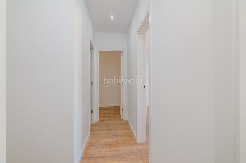 Foto a7399c72-2460-4c28-a978-c52b855a4568. Ático vivienda reformada con terraza panorámica en venta en Manresa