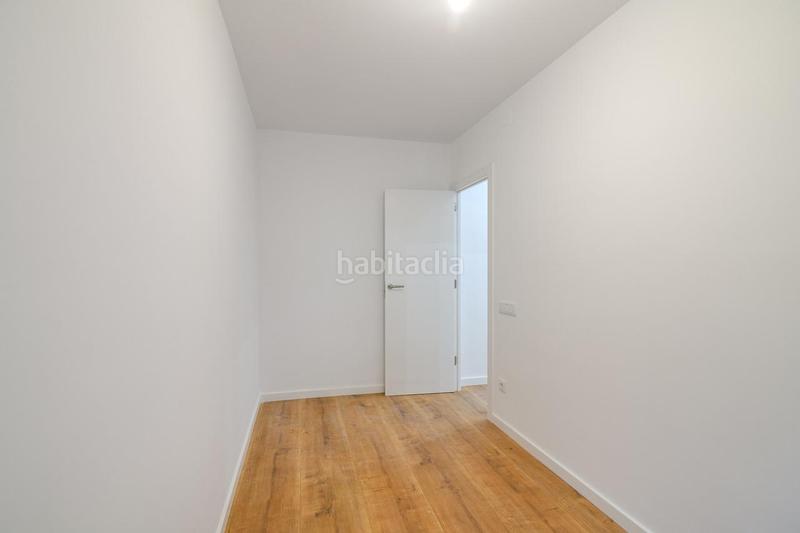 Foto c890d740-eba6-4354-a101-e854c46c3e1a. Ático vivienda reformada con terraza panorámica en venta en Manresa