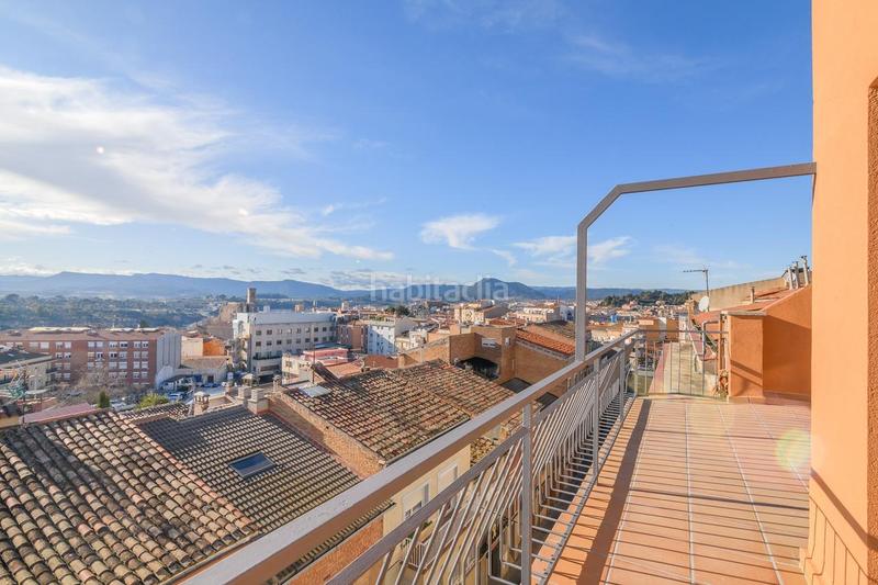 Foto d6dfd10b-67c1-4e4b-9d84-cbdee489fdcf. Ático vivienda reformada con terraza panorámica en venta en Manresa