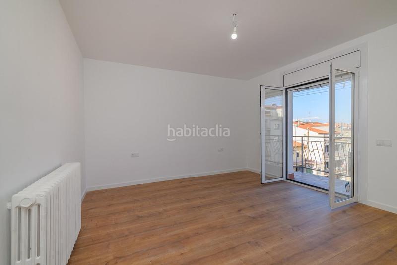 Foto ddc6e6d0-ee9f-4147-bc71-108e887c96b7. Ático vivienda reformada con terraza panorámica en venta en Manresa