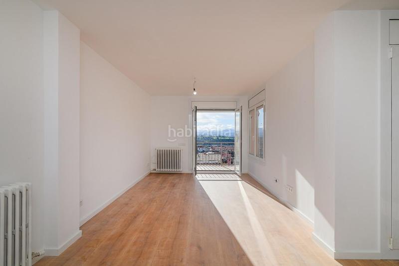 Foto e78235d9-fcca-42b2-a6e2-f23e4461dcda. Ático vivienda reformada con terraza panorámica en venta en Manresa