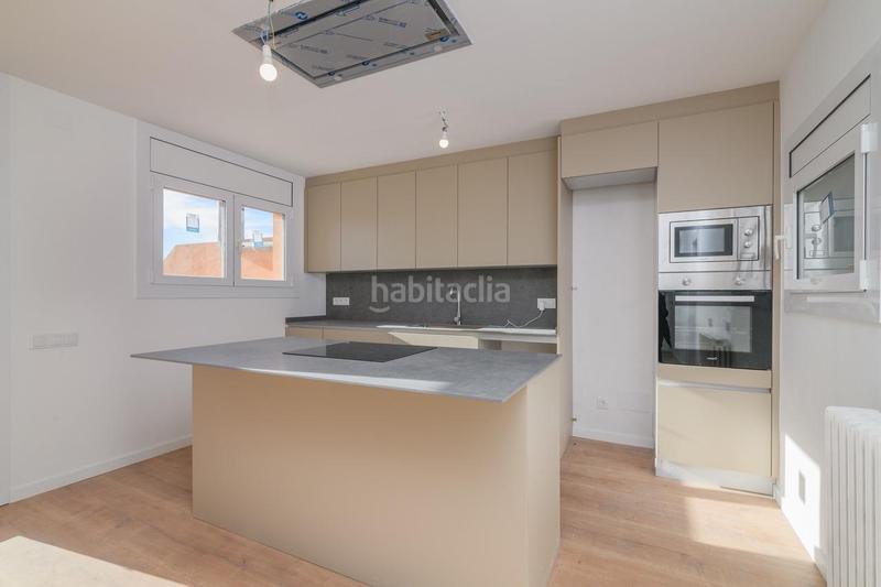 Foto ec1cd5ae-b133-4fa2-a7b0-47a71ecdf649. Ático vivienda reformada con terraza panorámica en venta en Manresa