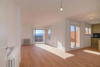 Àtic  Carrer sant llorenç brindisi. Vivienda reformada con terraza panorámica en venta en manresa