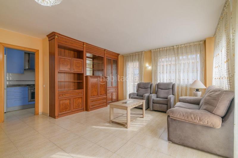 Foto 4619d0f4-40ab-4110-9ebd-6614a37b9043. Dúplex  de 4 habitaciones con balcones, solárium y plaza de aparcamiento en Manresa