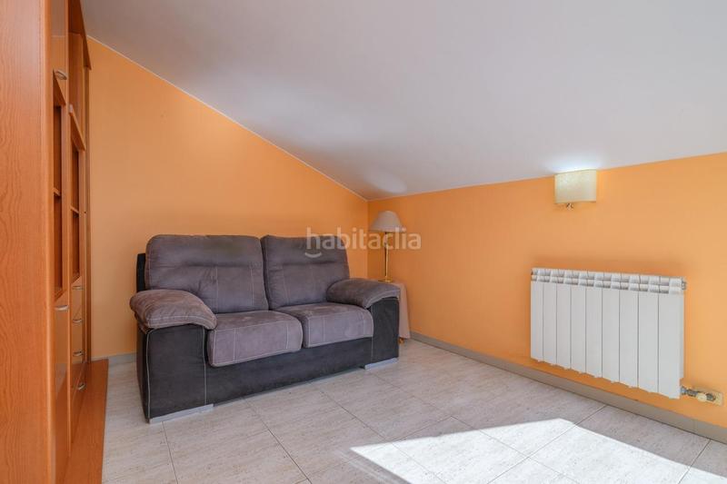 Foto 5db3dac8-3096-427c-b69d-a4a8fcb61d6c. Dúplex  de 4 habitaciones con balcones, solárium y plaza de aparcamiento en Manresa