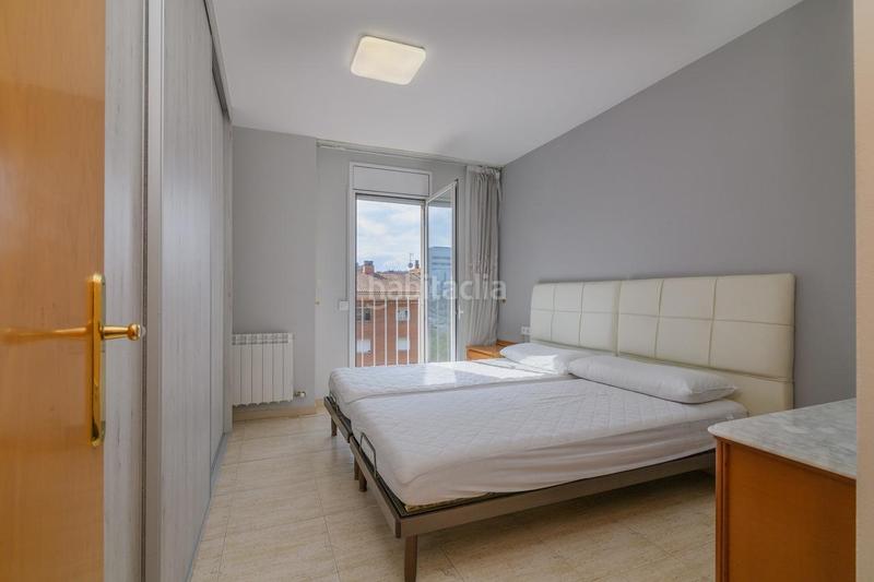 Foto b7d249ee-7ca3-4228-8100-5cb3ef151108. Dúplex  de 4 habitaciones con balcones, solárium y plaza de aparcamiento en Manresa