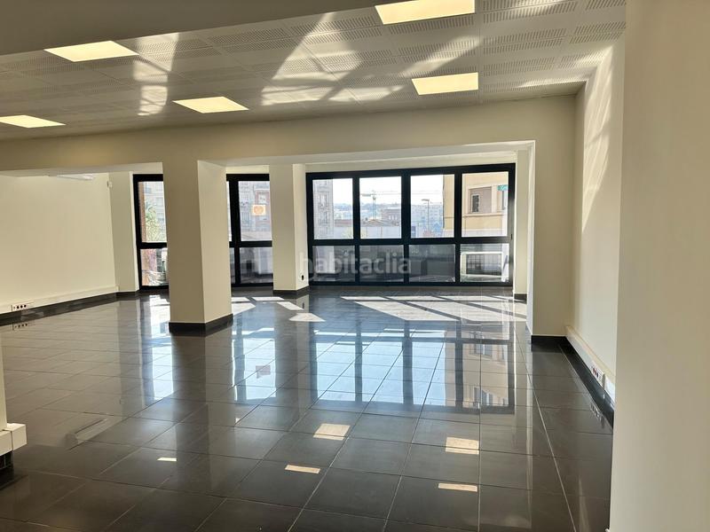 Foto f17dec51-c02c-4dea-bec9-e343355ba5cc. Alquiler oficina s en alquiler ubicación premium para tu negocio!!!! en Manresa