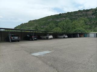 Location Parking voiture à Barri Antic. Plaza de parking en alquiler en la fábrica blanca!