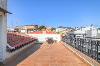 Appartement à Sant Joan de Vilatorrada. Vive en sant joan de vilatorrada piso de 3 habitaciones, para en