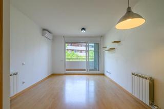 Pis a Barri Mion - Puigberenguer. Piso con balcón, piscina y parking en ametllers  tocando la zona
