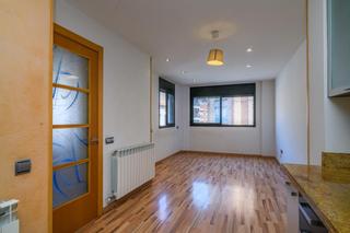 Flat in Valldaura-Carretera de Cardona. Piso de 2 habitaciones como nuevo en valldaura  ideal para parej