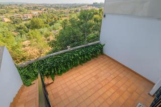 Piano terra in Barri Mion - Puigberenguer. Planta baja de 3 dormitorios con terraza y gran sótano.