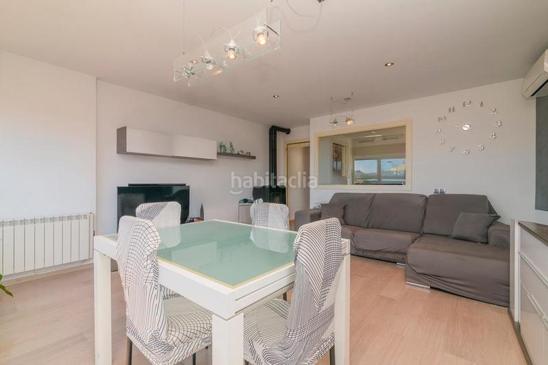 Foto 0d2ca00a-f8ee-4271-9acd-56f04e5722df. Dúplex  en finca moderna con 2 terrazas y vistas montserra en Manresa