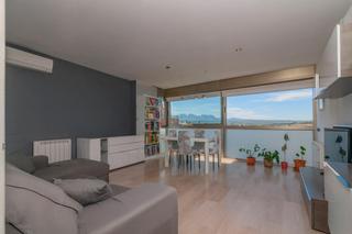 Dúplex a Plaça Catalunya. Dúplex en finca moderna con 2 terrazas y vistas montserra
