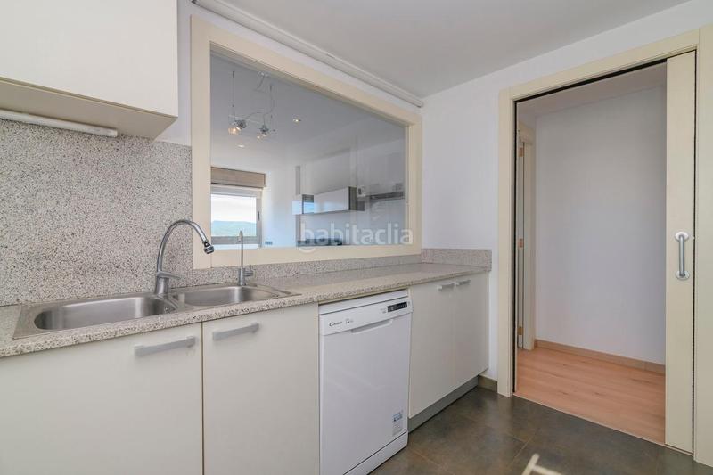 Foto 87fafc27-94b8-48b2-9018-aeebae03b952. Dúplex  en finca moderna con 2 terrazas y vistas montserra en Manresa