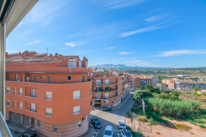 Foto b99950a5-f5d5-4e15-91f8-184643ee4b56. Dúplex  en finca moderna con 2 terrazas y vistas montserra en Manresa