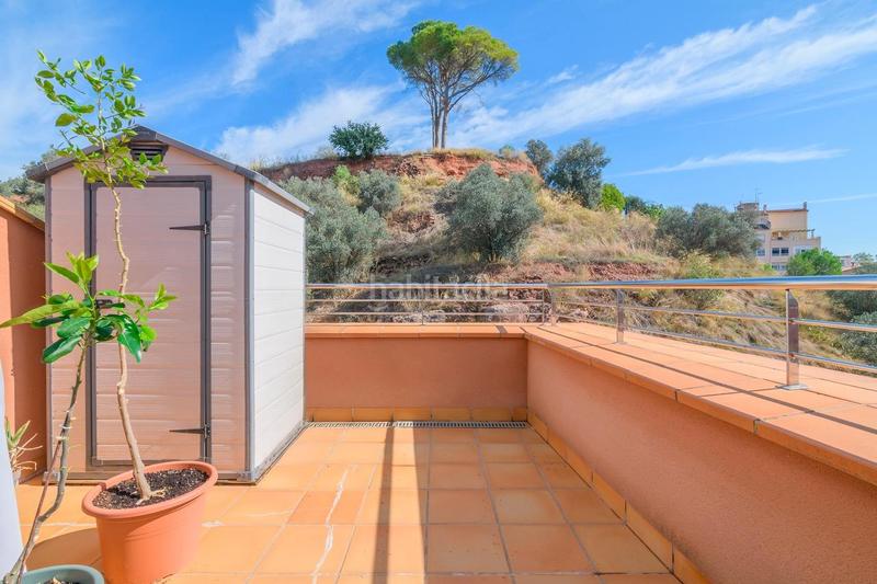 Foto c6dd13bf-f9a2-4db6-84f0-fde2422d0e6f. Dúplex  en finca moderna con 2 terrazas y vistas montserra en Manresa