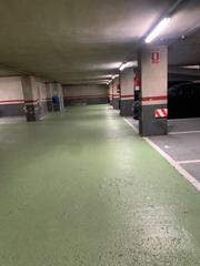 Location Parking voiture à Centre - Passeig i Rodalies. Plaza de parquing passeig pere iii