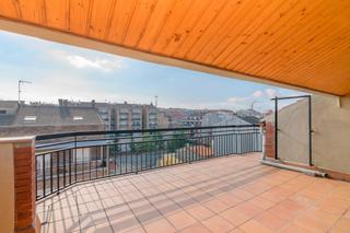 Penthouse in Font dels Capellans - Sagrada Familia. Ático en venta en manresa  amplitud, luz, terraza y vistas a mon