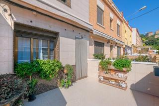 Casa a La Balconada-Cal Gravat. Casa en venta en el barrio de sant pau con terraza y patio exter