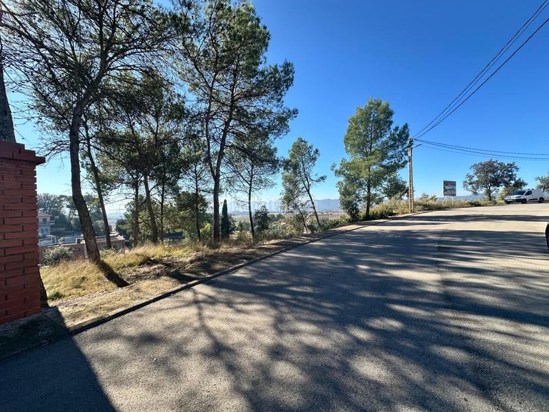 Foto c60f7c96-9d73-48b9-b350-59463fb603a4. Residential plot in carrer de l'alzina 6 in Santpedor