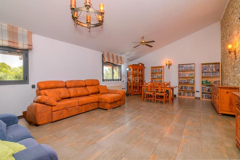 Foto 85a83101-3baf-4136-9fd6-56ca0d317501. Xalet amb calefacció aparcament piscina a Castellnou de Bages