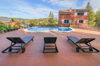 Xalet a Sant Salvador de Guardiola. Chalet exclusivo con piscina y spa privado en sant salvador de g