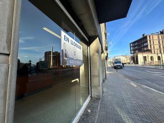 Lloguer Local Comercial a Carretera de santpedor 17. Local premium de 250 m2 en ubicación estratégica.