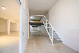 Business premise in Avenida bases manresa 26. Bases de manresalocal comercial en venta reformado de 380 m2 con