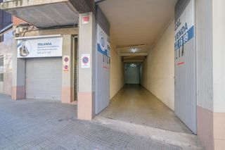 Local Comercial a Avenida BASES MANRESA 26
