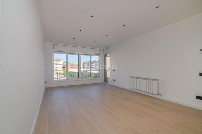 Foto 067dc15c-dd5c-46f0-ae54-5ba146f2db9b. Pis a Centre - Passeig i Rodalies Manresa